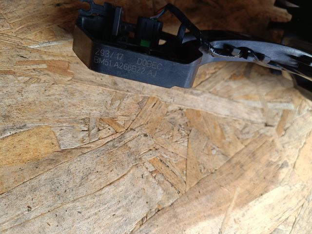 bontott FORD FOCUS III Jobb hátsó Ajtózár