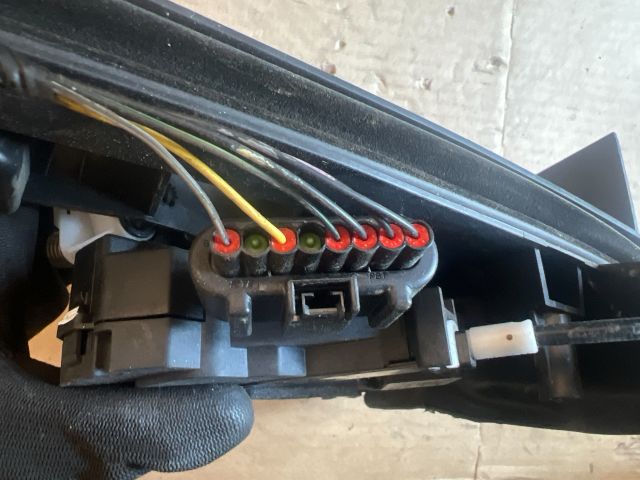 bontott FORD FOCUS III Jobb hátsó Ajtózár