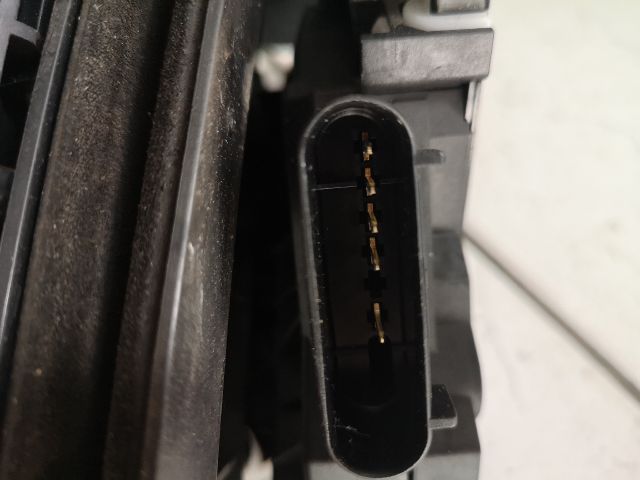 bontott FORD FOCUS III Jobb hátsó Ajtózár