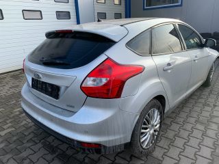 bontott FORD FOCUS III Jobb hátsó Dobbetét (Kerékjárati, Műanyag)