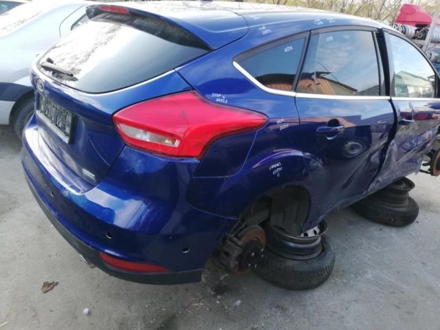 bontott FORD FOCUS III Jobb hátsó Dobbetét (Kerékjárati, Műanyag)