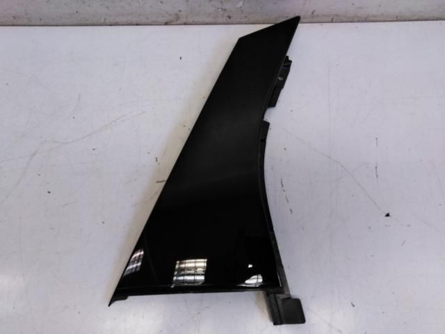 bontott FORD FOCUS III Jobb hátsó Hátsó Ajtókeret Burkolat