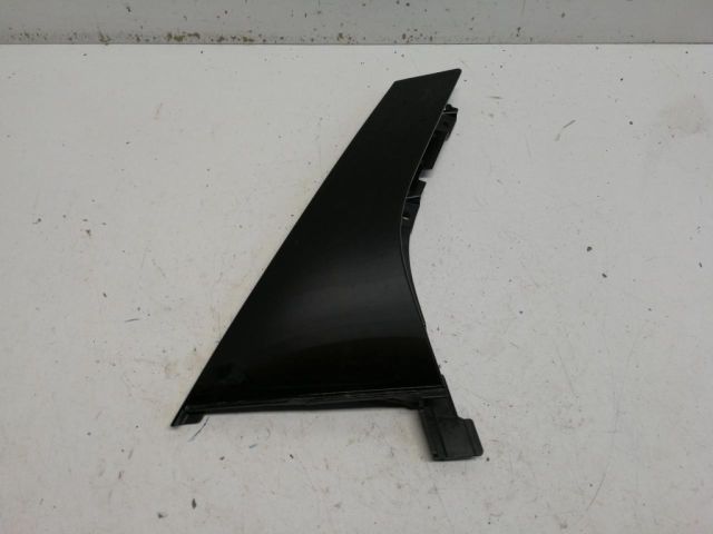 bontott FORD FOCUS III Jobb hátsó Hátsó Ajtókeret Burkolat