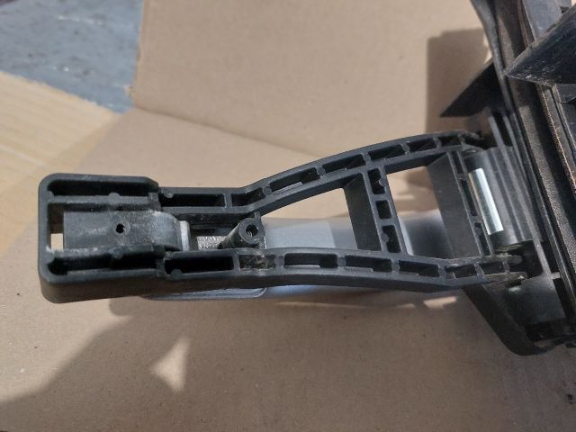 bontott FORD FOCUS III Jobb hátsó Külső Kilincs