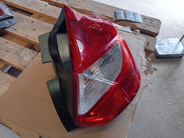 bontott FORD FOCUS III Jobb Hátsó Lámpa