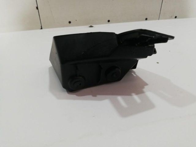 bontott FORD FOCUS III Jobb hátsó Oldal Lökhárító Tartó (Műanyag)