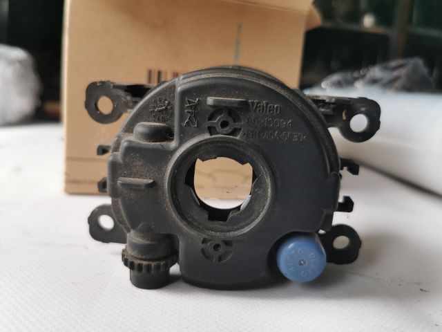 bontott FORD FOCUS III Jobb Ködfényszóró