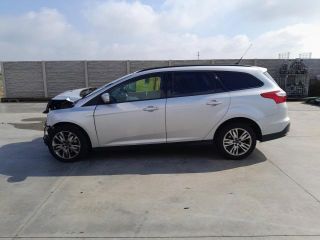 bontott FORD FOCUS III Jobb Ködfényszóró