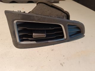 bontott FORD FOCUS III Jobb Szellőző