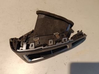 bontott FORD FOCUS III Jobb Szellőző