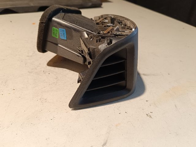 bontott FORD FOCUS III Jobb Szellőző