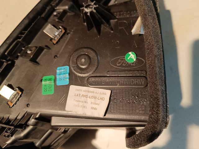 bontott FORD FOCUS III Jobb Szellőző