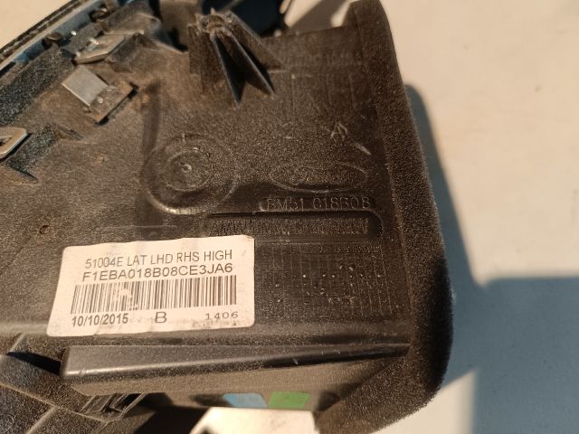 bontott FORD FOCUS III Jobb Szellőző