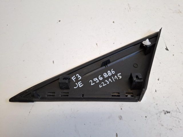 bontott FORD FOCUS III Jobb Visszapillantó Tükör Előtti Burkolat