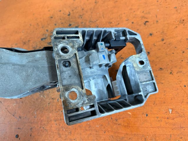 bontott FORD FOCUS III Kézifék Kar