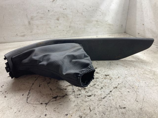 bontott FORD FOCUS III Kézifék Szoknya