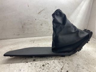 bontott FORD FOCUS III Kézifék Szoknya