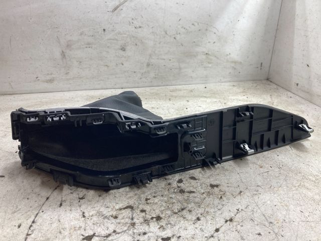 bontott FORD FOCUS III Kézifék Szoknya