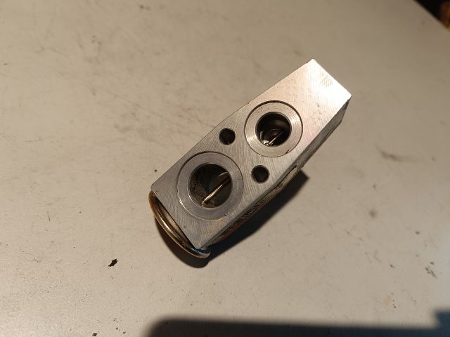 bontott FORD FOCUS III Klíma Tágulási Szelep