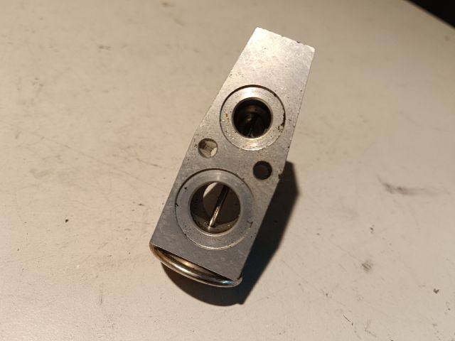 bontott FORD FOCUS III Klíma Tágulási Szelep