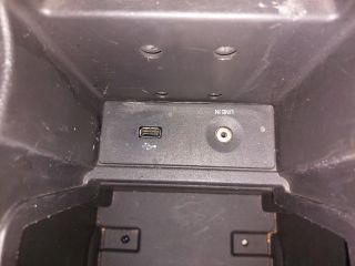 bontott FORD FOCUS III Könyöklő