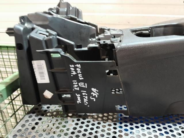 bontott FORD FOCUS III Könyöklő