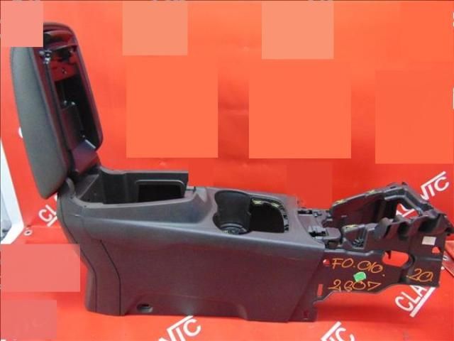 bontott FORD FOCUS III Könyöklő