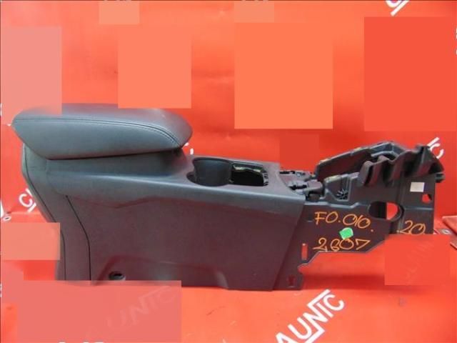 bontott FORD FOCUS III Könyöklő