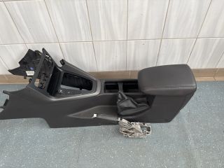 bontott FORD FOCUS III Könyöklő