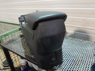 bontott FORD FOCUS III Könyöklő