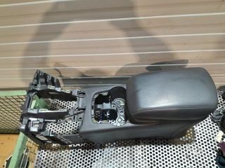 bontott FORD FOCUS III Könyöklő