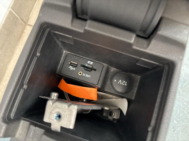 bontott FORD FOCUS III Könyöklő