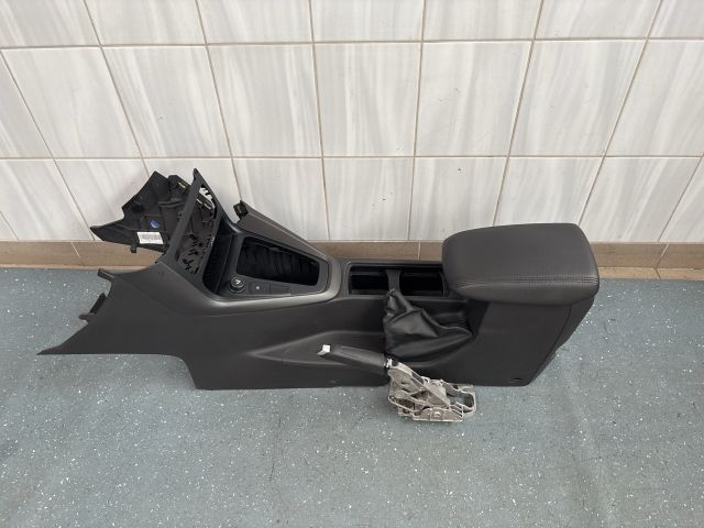 bontott FORD FOCUS III Könyöklő