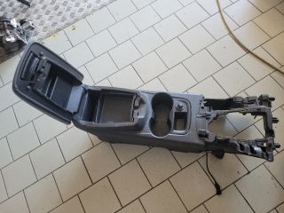 bontott FORD FOCUS III Könyöklő