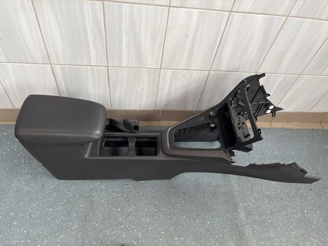 bontott FORD FOCUS III Könyöklő