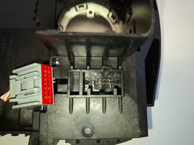 bontott FORD FOCUS III Kormányoszlop Vezérlő