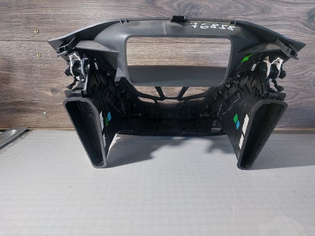 bontott FORD FOCUS III Középkonzol Keret