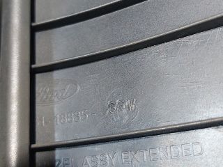 bontott FORD FOCUS III Középkonzol Keret