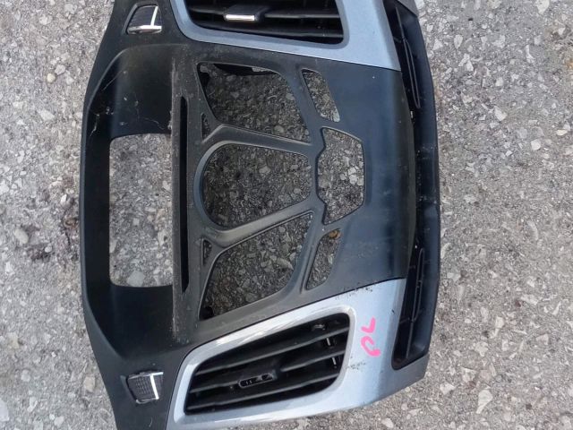 bontott FORD FOCUS III Középkonzol Keret