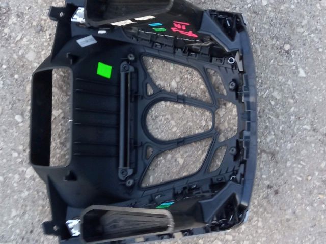 bontott FORD FOCUS III Középkonzol Keret