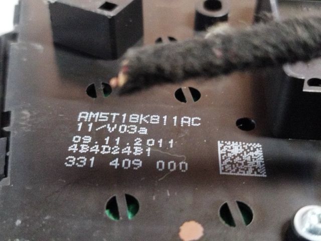 bontott FORD FOCUS III Középkonzol Vezérlő Panel