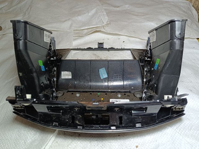 bontott FORD FOCUS III Középkonzol Vezérlő Panel