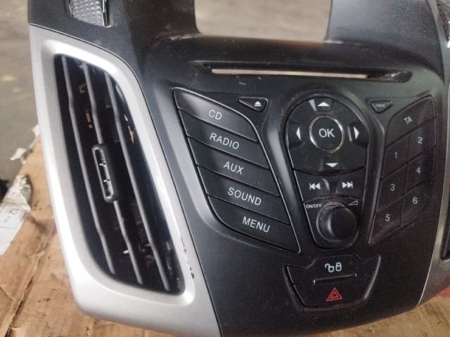 bontott FORD FOCUS III Középkonzol Vezérlő Panel