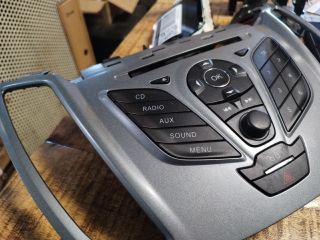 bontott FORD FOCUS III Középkonzol Vezérlő Panel