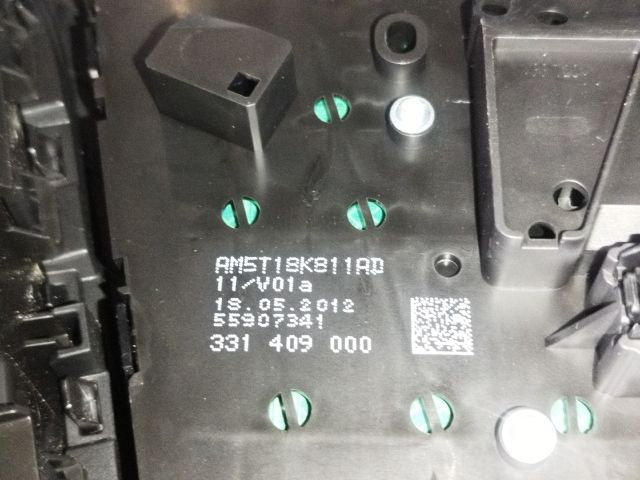 bontott FORD FOCUS III Középkonzol Vezérlő Panel