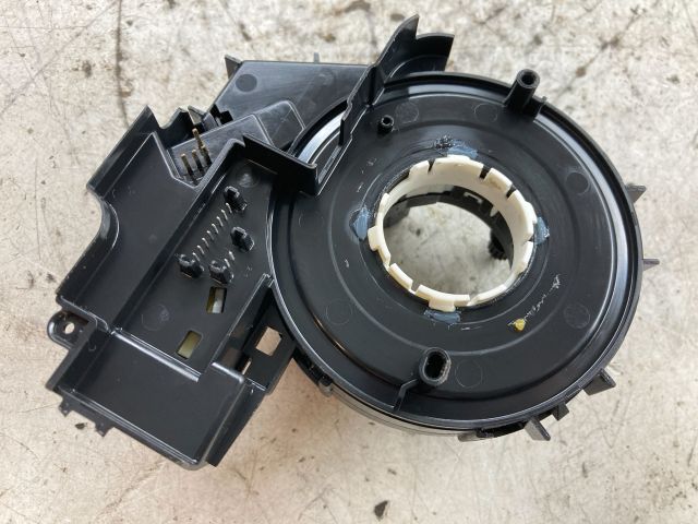 bontott FORD FOCUS III Légzsák Átvezető Szalagkábel