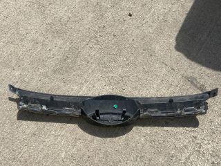 bontott FORD FOCUS III Motorháztető Díszléc Első