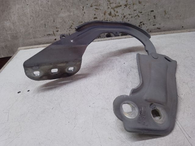 bontott FORD FOCUS III Motorháztető Jobb Zsanér