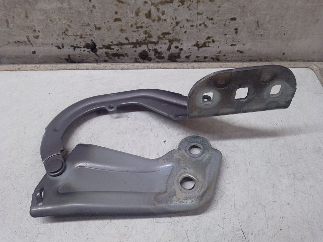 bontott FORD FOCUS III Motorháztető Jobb Zsanér