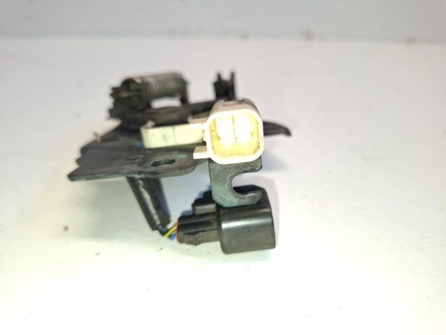 bontott FORD FOCUS III Motorháztető Zárszerkezet